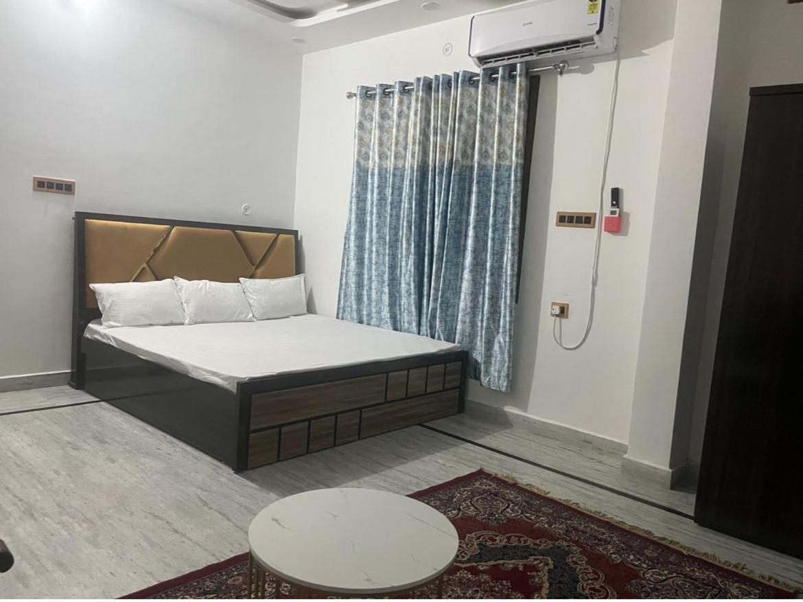 Shri Ram International Home Stay Ayodhya Extérieur photo